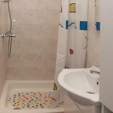 Karla Apartment Split